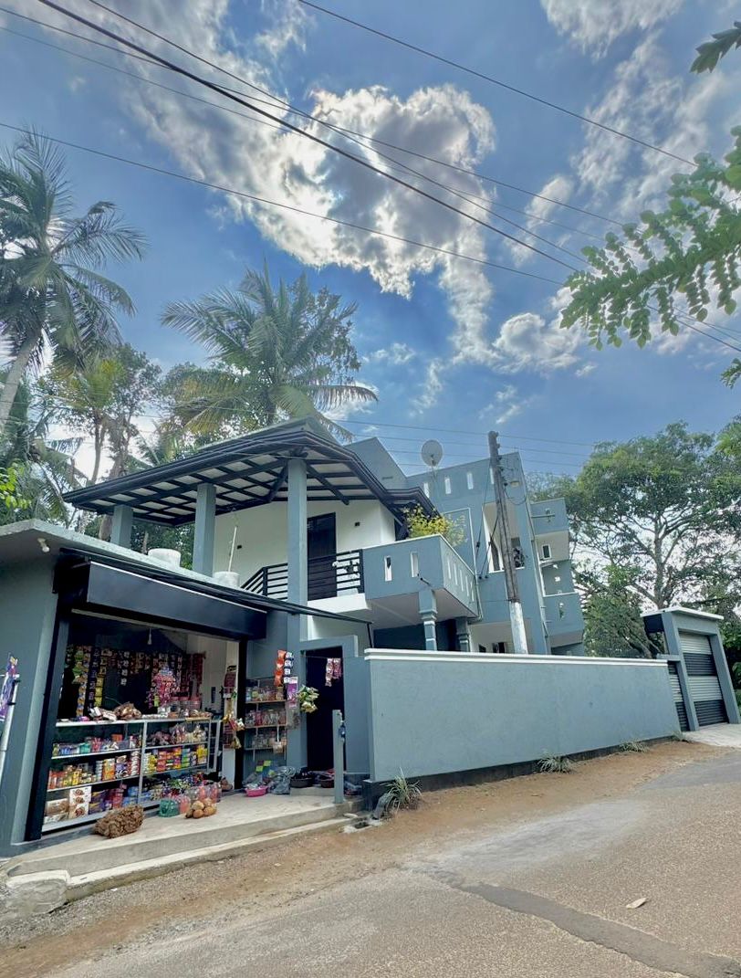 Cinnamon Hikka Villa from outside