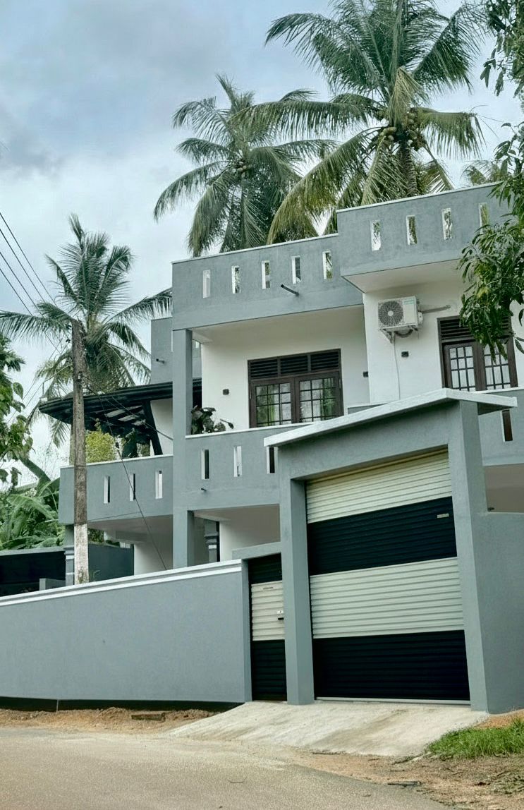 Cinnamon Hikka Villa exterior and rooftop in daylight